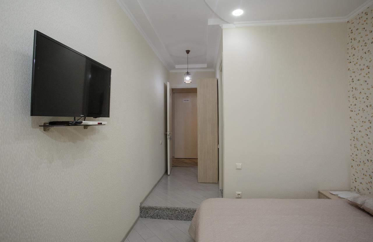 5 Rooms Батуми Екстериор снимка