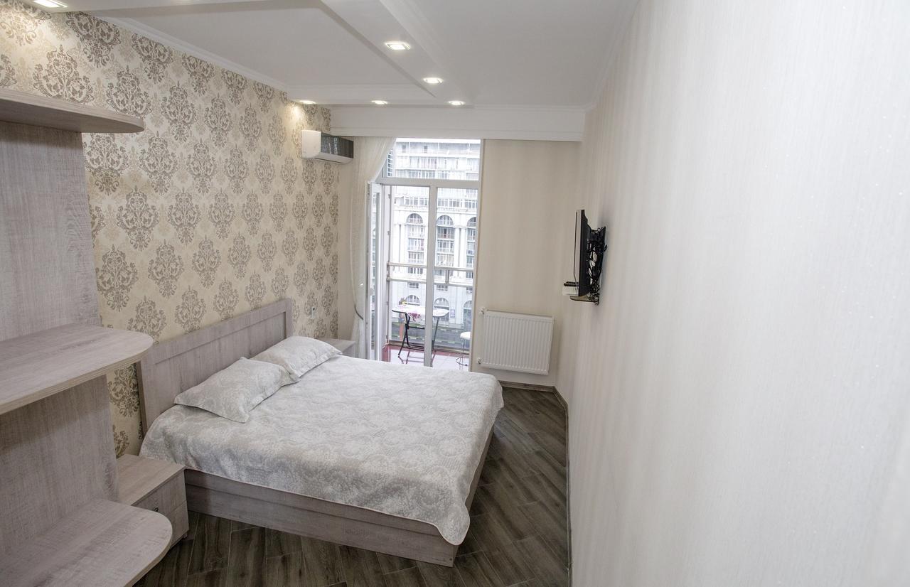 5 Rooms Батуми Екстериор снимка
