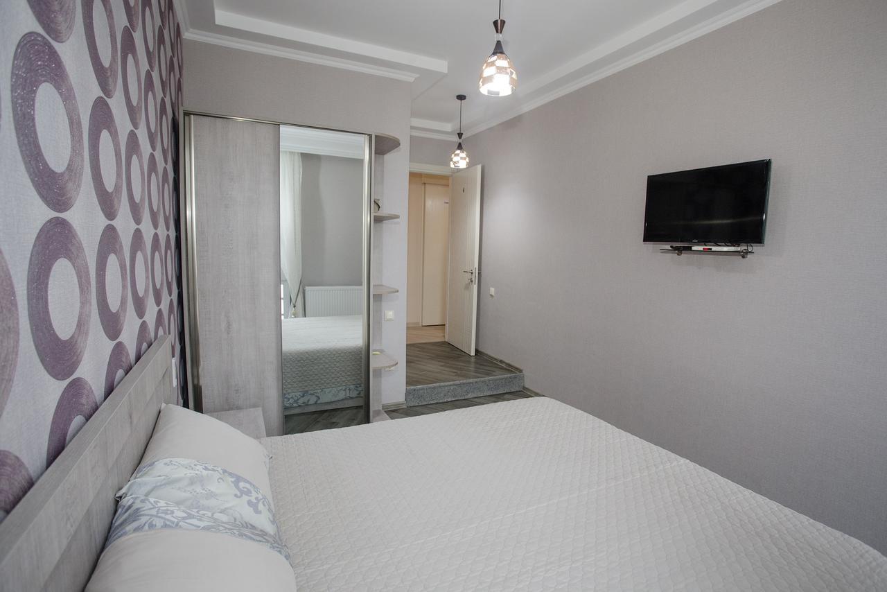 5 Rooms Батуми Екстериор снимка